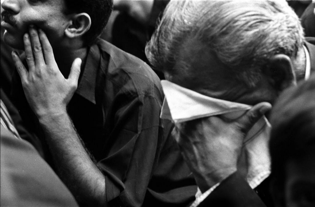 10 men mourn